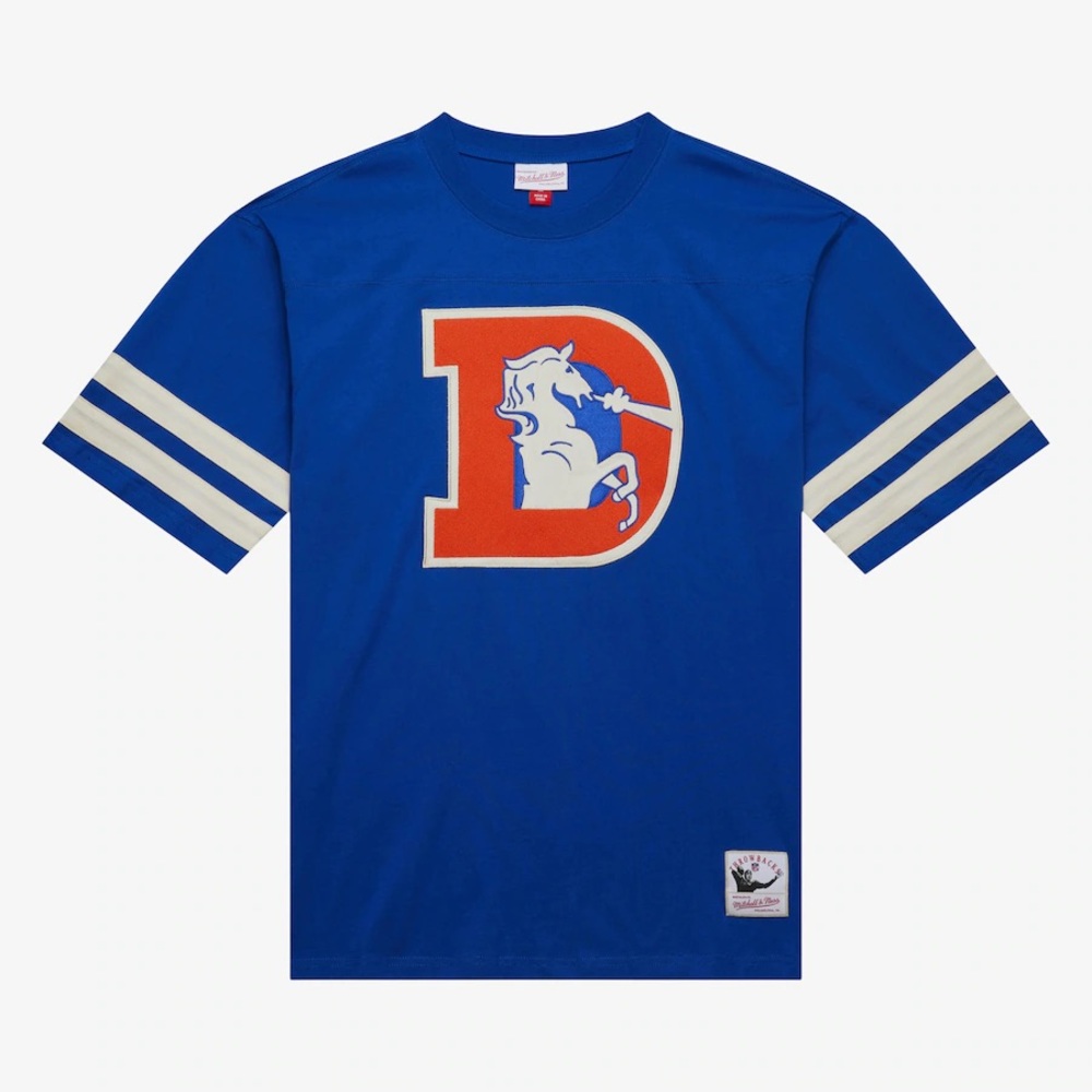 Preloved Mitchell and Ness  Denver Broncos Vintage Logo Heavyweight Tshirt